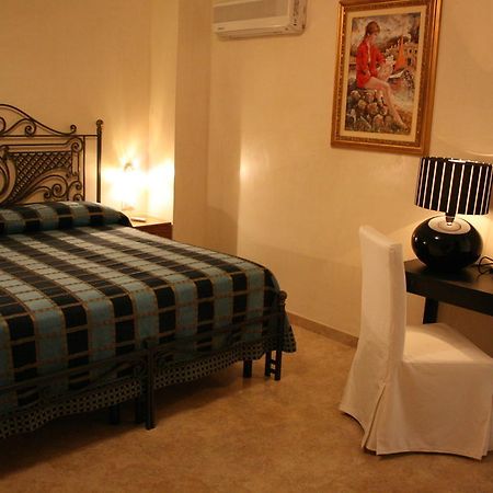 Bed and Breakfast Dimora Storica "Casa Sicuro" Martano Exterior foto