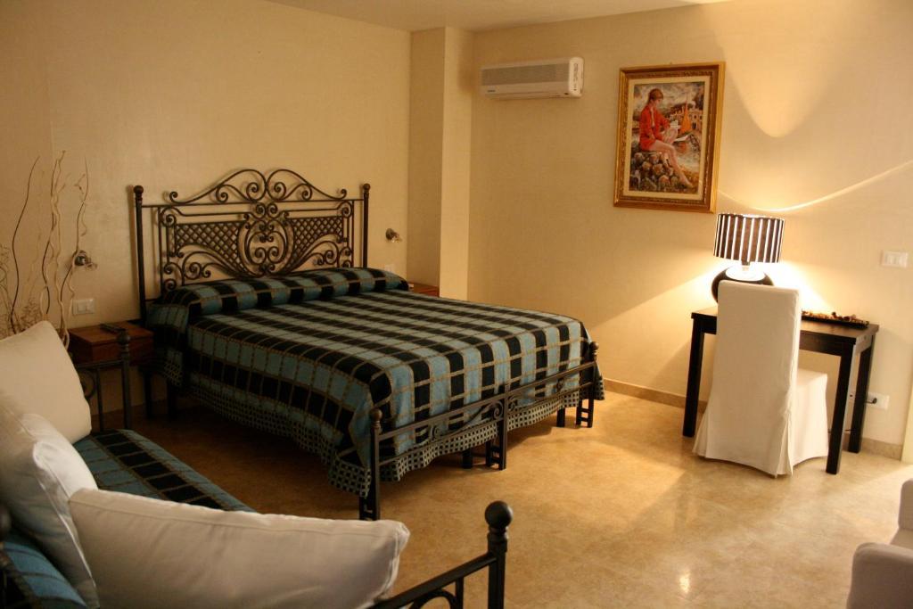 Bed and Breakfast Dimora Storica "Casa Sicuro" Martano Exterior foto